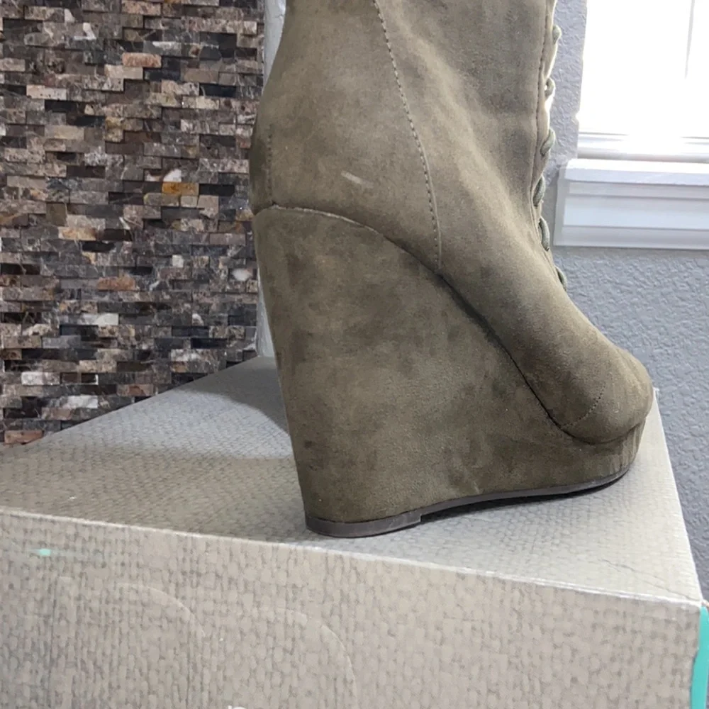 Green Heeled Boots - Picture 8 of 8